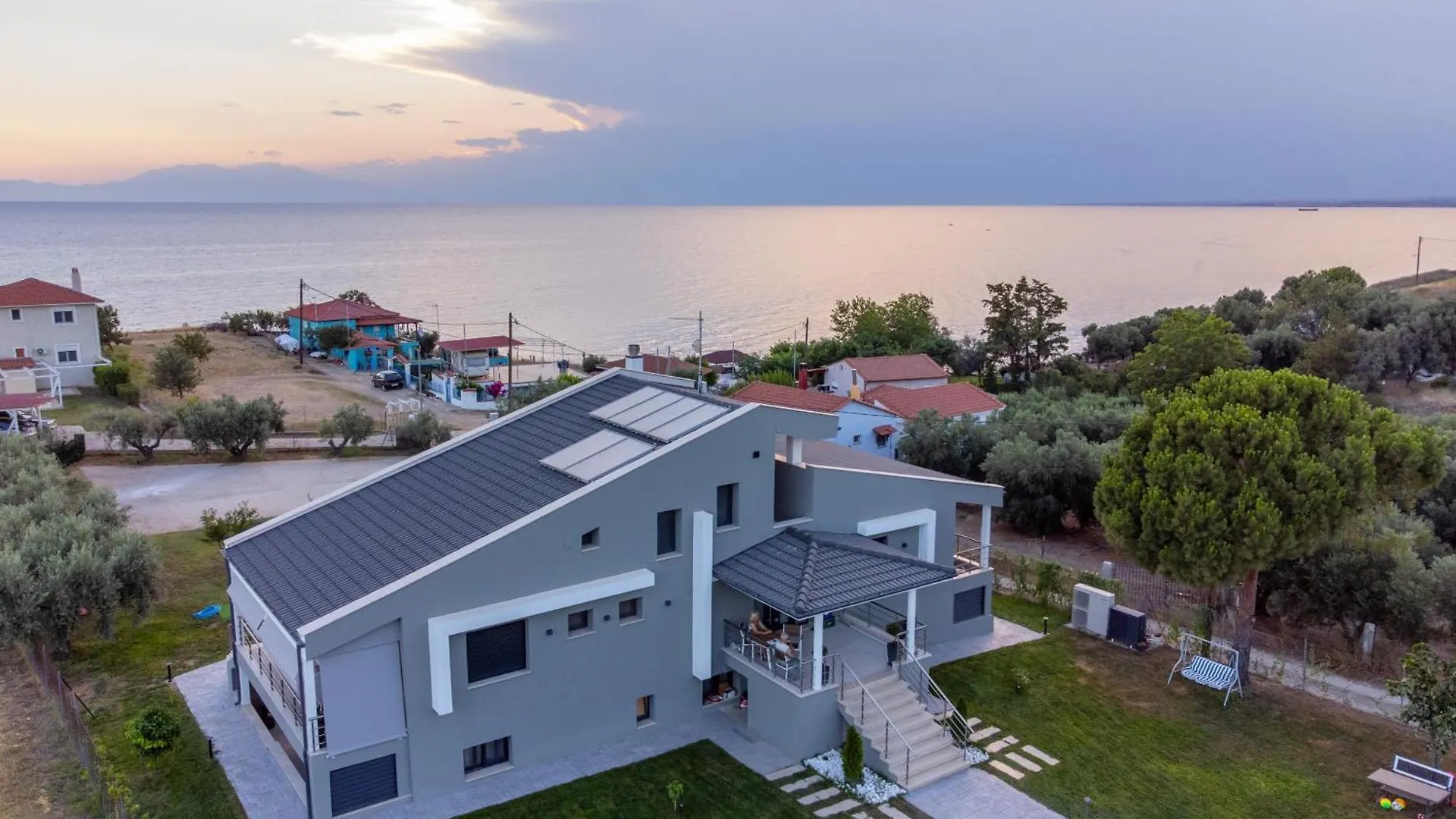 Villa Llanaj Residence 4 By Luxlikehome Nea Poteidaia Grecia